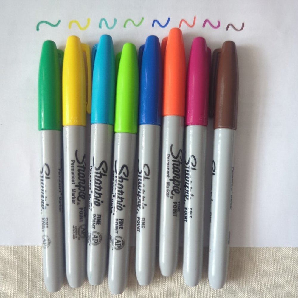 Sharpie Fine Point Permanent Markers 8 Assorted Colours